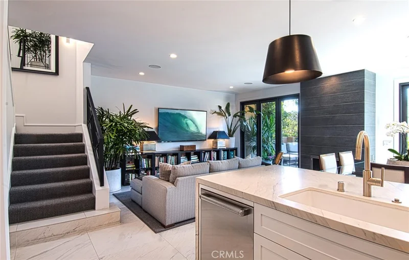 1011 Muirfield Drive, Newport Beach, CA 92660