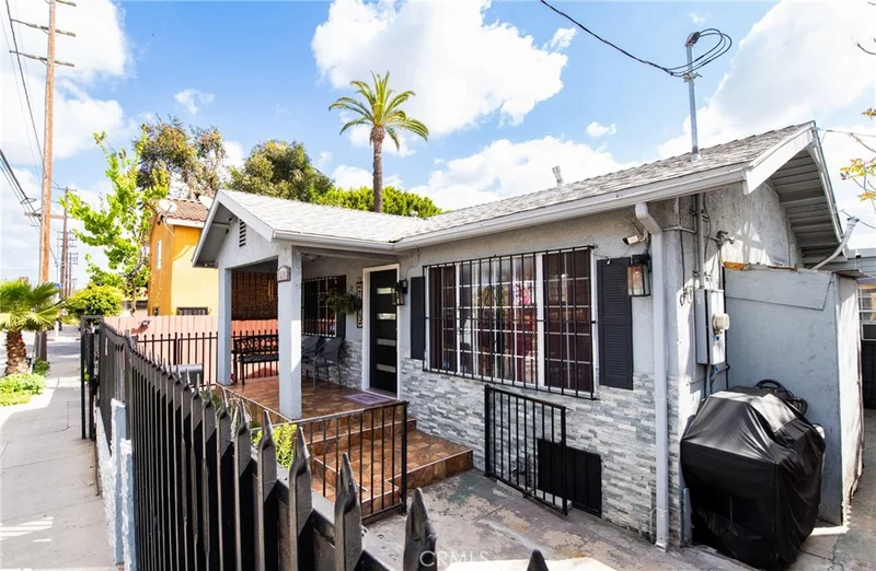 5608 Hooper Avenue, Los Angeles, CA 90011