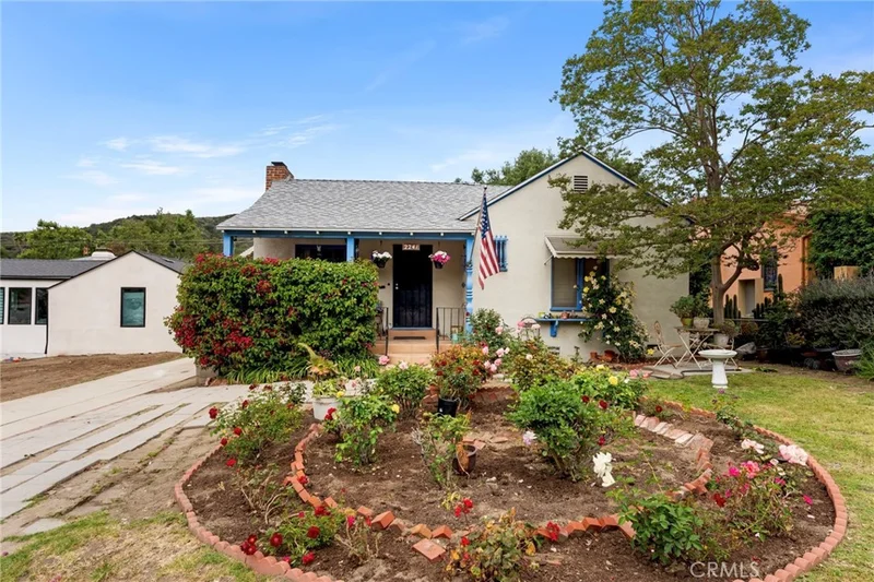 2241 E Glenoaks Boulevard, Glendale, CA 91206