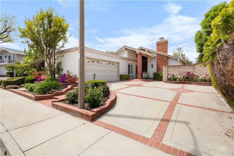 25307 Via Dia, Valencia, CA 91355