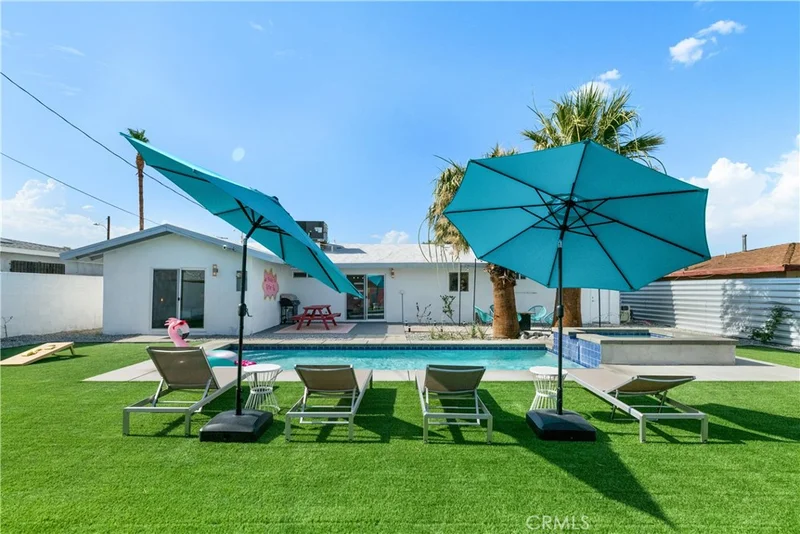 431 W Avenida Cerca, Palm Springs, CA 92262