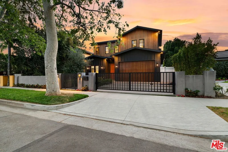 5137 Nagle Avenue, Sherman Oaks, CA 91423