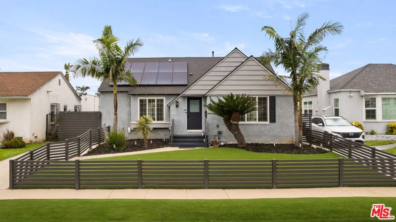8701 S 6th Avenue, Inglewood, CA 90305