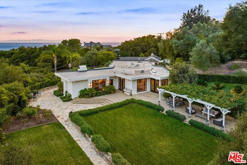 880 Knollwood Drive, Santa Barbara, CA 93108