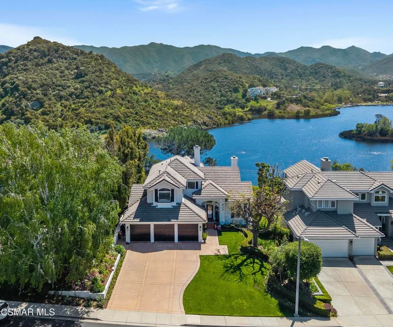 852 Ravensbury Street, Lake Sherwood, CA 91361