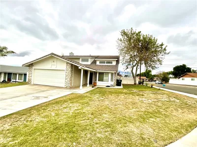 1078 W King Street photo 2