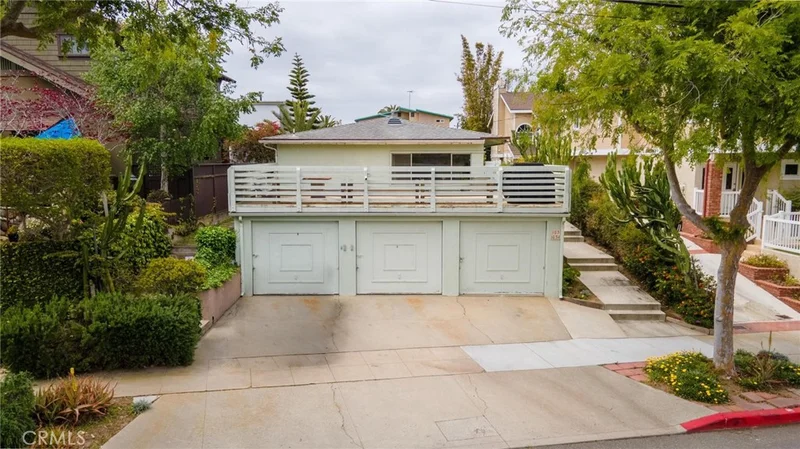 103 Helberta N, Redondo Beach, CA 90277