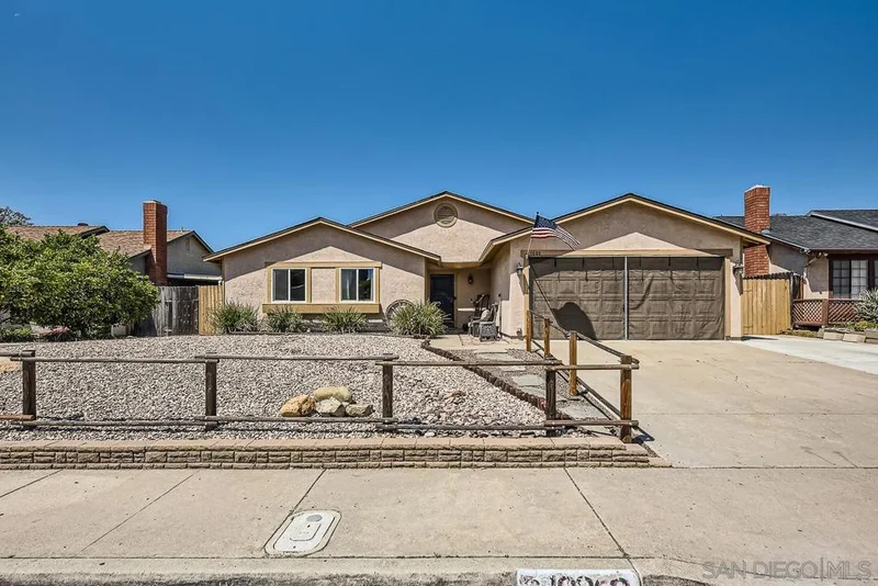 10060 E Glendon Circle, Santee, CA 92071