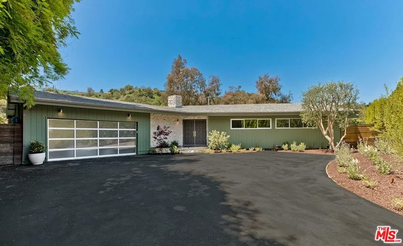8516 Allenwood Road, Los Angeles, CA 90046