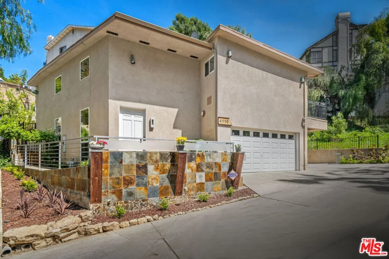 4110 Carrizal Road, Woodland Hills, CA 91364
