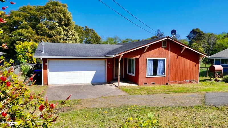 620 Dubois Lane, Fort Bragg, CA 95437