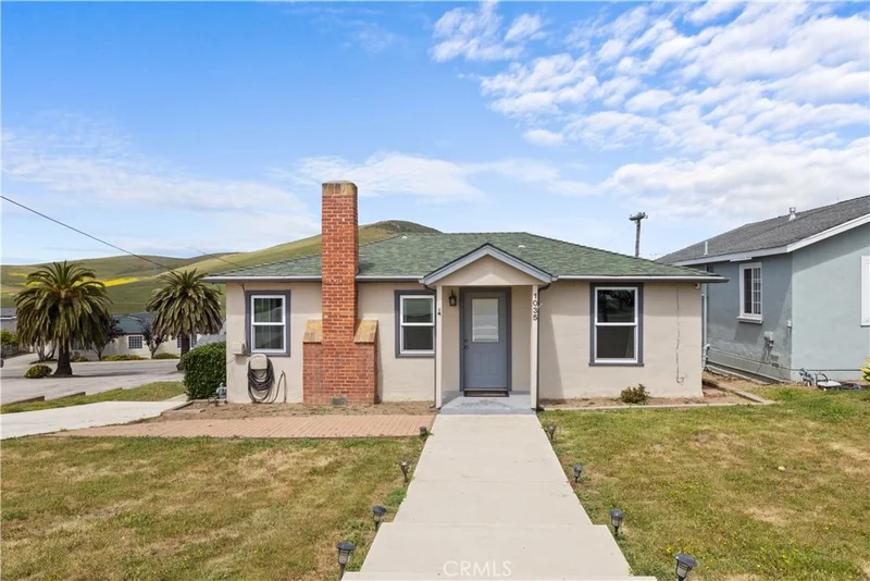 1035 Las Tunas Street, Morro Bay, CA 93442