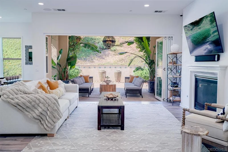 1157 Witherby Ln, Escondido, CA 92026