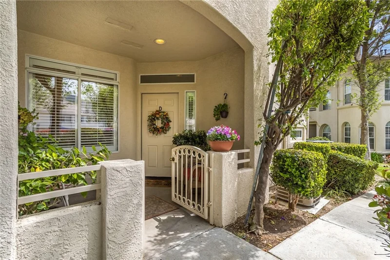 25564 Hemingway Avenue D, Stevenson Ranch, CA 91381