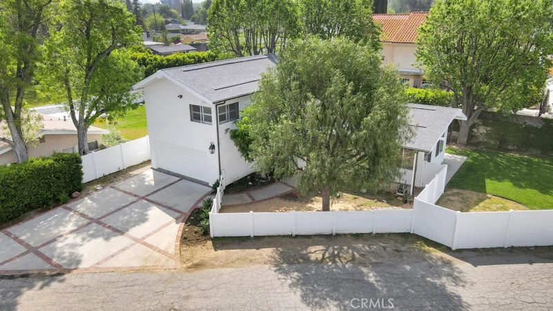 22724 Califa Street, Woodland Hills, CA 91367