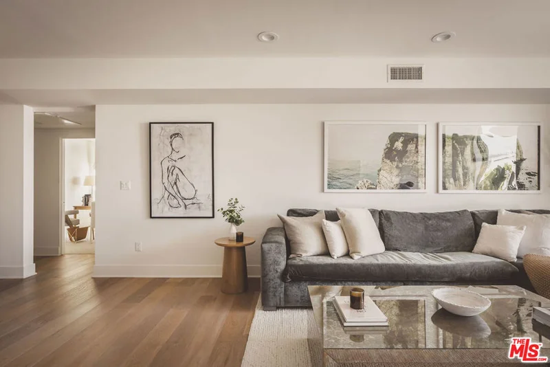 118 N Kings Road 401, Los Angeles, CA 90048