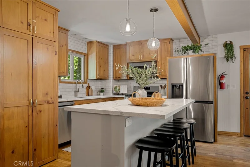 29387 Lake View Drive, Cedar Glen, CA 92321
