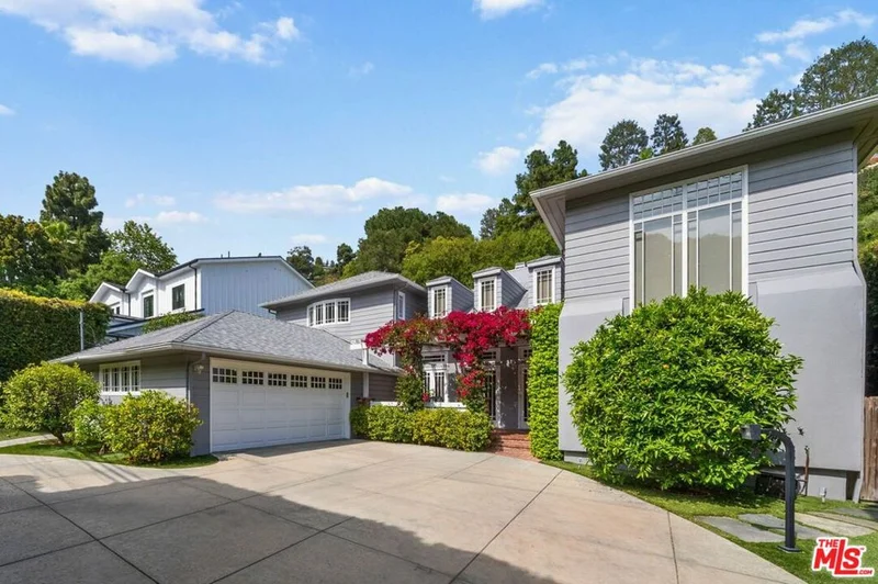 1224 N Bundy Drive, Los Angeles, CA 90049