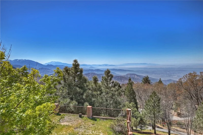 45 Park Drive, Running Springs, CA 92382