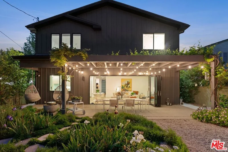12555 Preston Way, Los Angeles, CA 90066