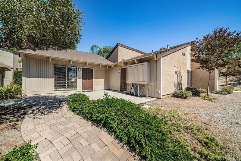 1050 Rock Springs Road 146, Escondido, CA 92026