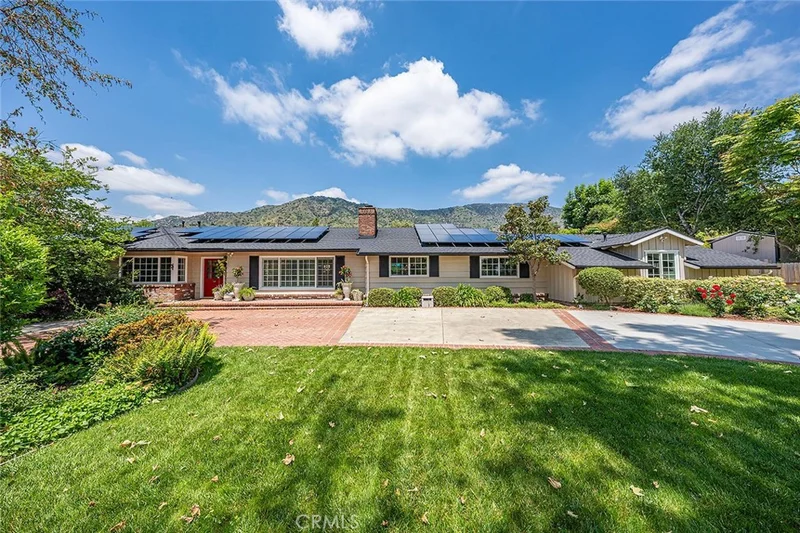 1027 W Leadora Avenue, Glendora, CA 91741