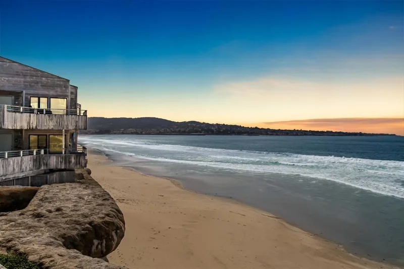 125 Surf Way 336, Monterey, CA 93940