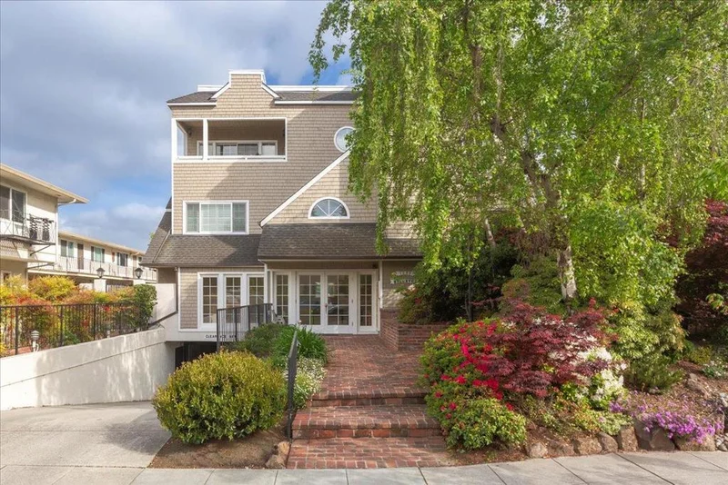 1233 Bellevue Avenue 8, Burlingame, CA 94010