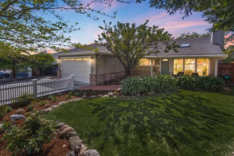 2749 Briarfield Avenue, Redwood City, CA 94061