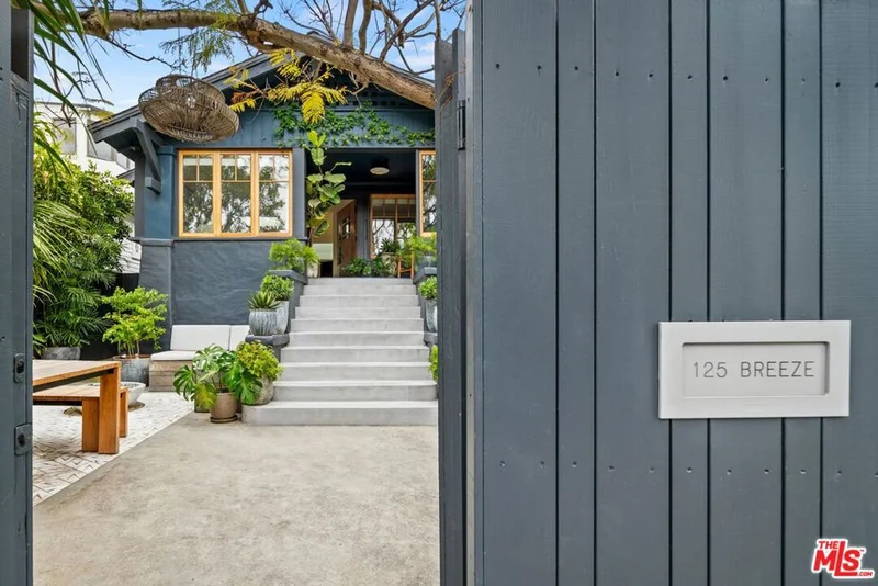 125 Breeze Avenue, Venice, CA 90291