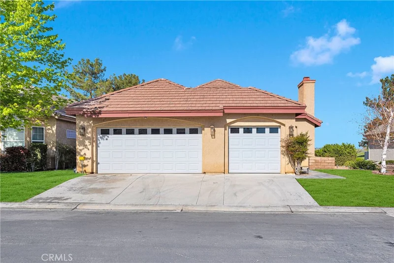 11252 Country Club Drive, Apple Valley, CA 92308
