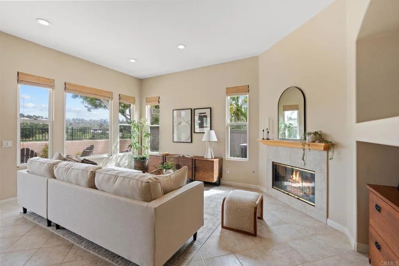 6182 Paseo Palero, Carlsbad, CA 92009