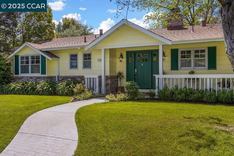 125 Greenwood Cir, Walnut Creek, CA 94597