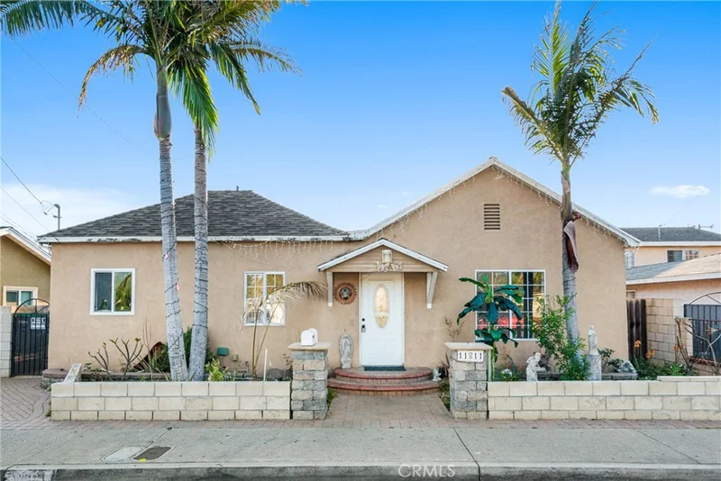 11811 Hewes Street, Orange, CA 92869
