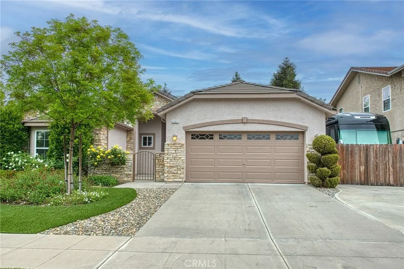 2267 Graybark Avenue, Clovis, CA 93619