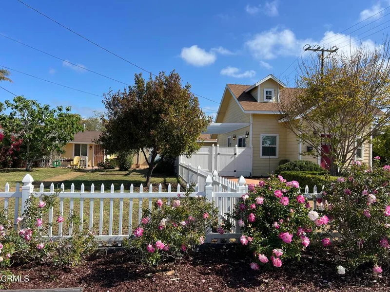 253 261 E Pearl St, Port Hueneme, CA 93041