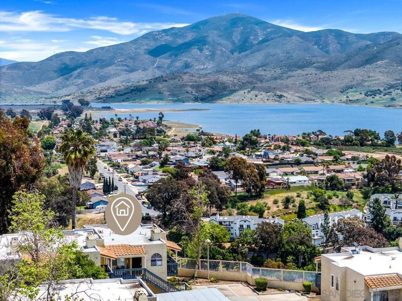 8475 Avenida Angulia 19, Spring Valley, CA 91977