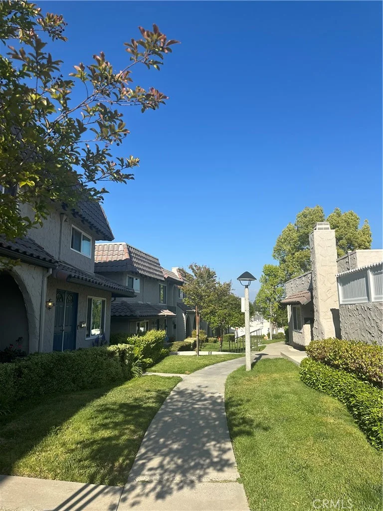 25260 Avenida Dorena, Newhall, CA 91321