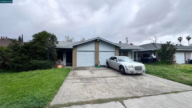 1049 Clinton Rd, Sacramento, CA 95825