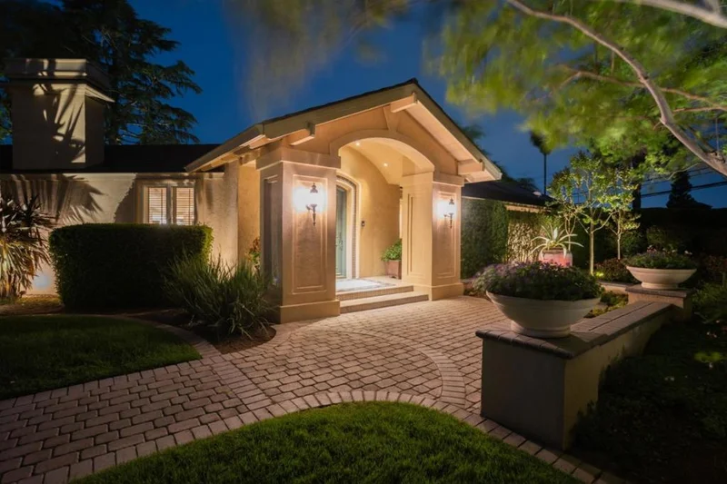 3231 Fieldcrest Drive, Sacramento, CA 95821