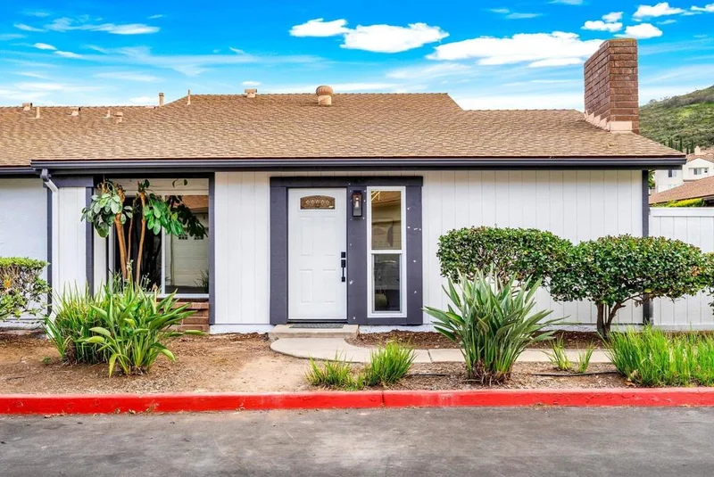 10031 Nuerto Ln, Spring Valley, CA 91977