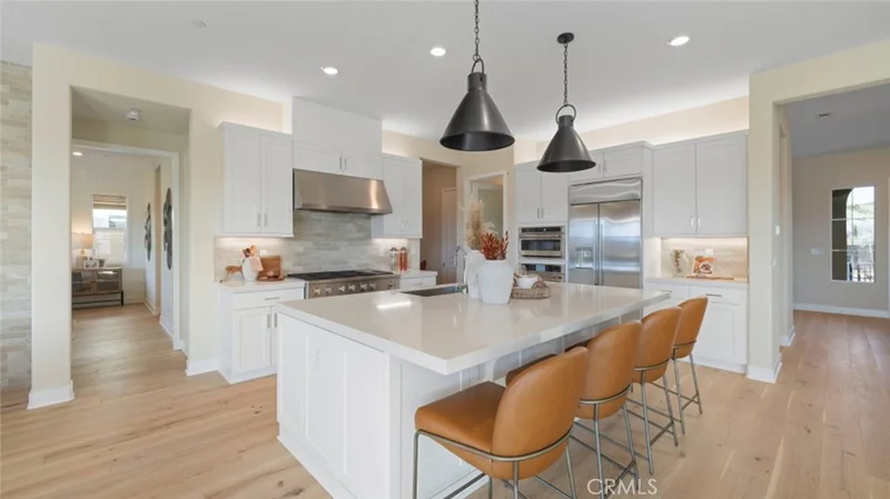 29592 Paseo Botella, Valencia, CA 91354
