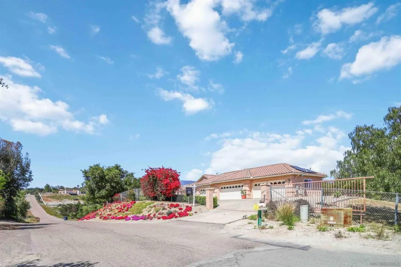 29515 The Yellow Brick Rd, Valley Center, CA 92082