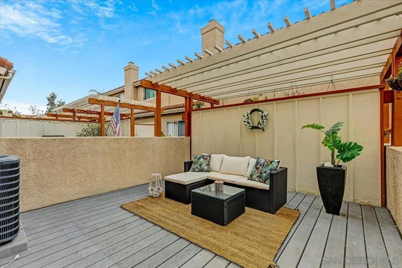 7757 Caminito Monarca 109, Carlsbad, CA 92009