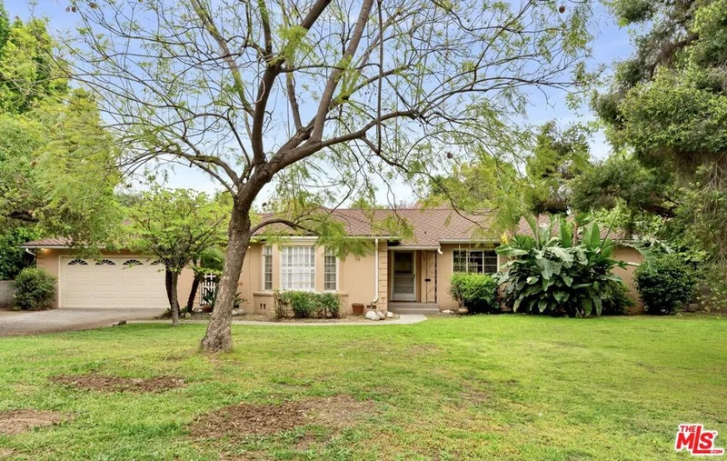 190 S Mountain Trail, Sierra Madre, CA 91024