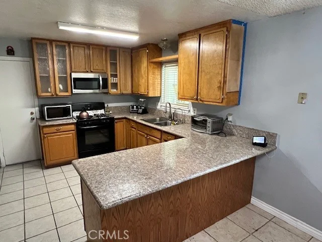 11378 Jacaranda Avenue, Hesperia, CA 92345