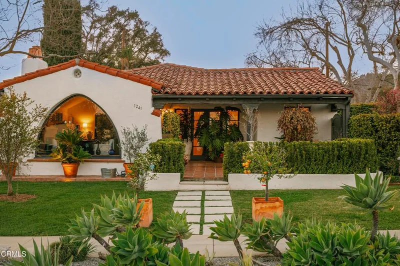 1241 Solita Road, Pasadena, CA 91103