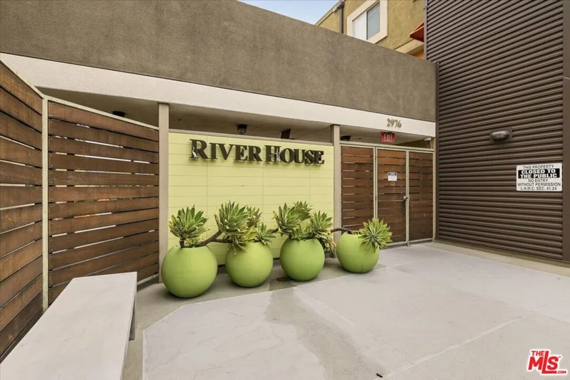 2976 Ripple Place 104, Los Angeles, CA 90039