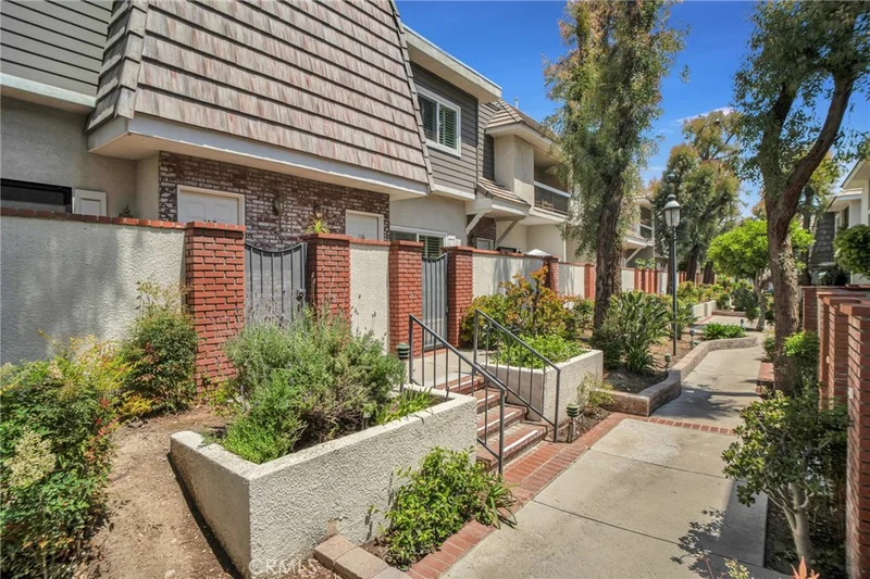 10201 Mason Avenue 116, Chatsworth, CA 91311
