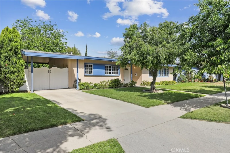 7837 Melvin Avenue, Reseda, CA 91335